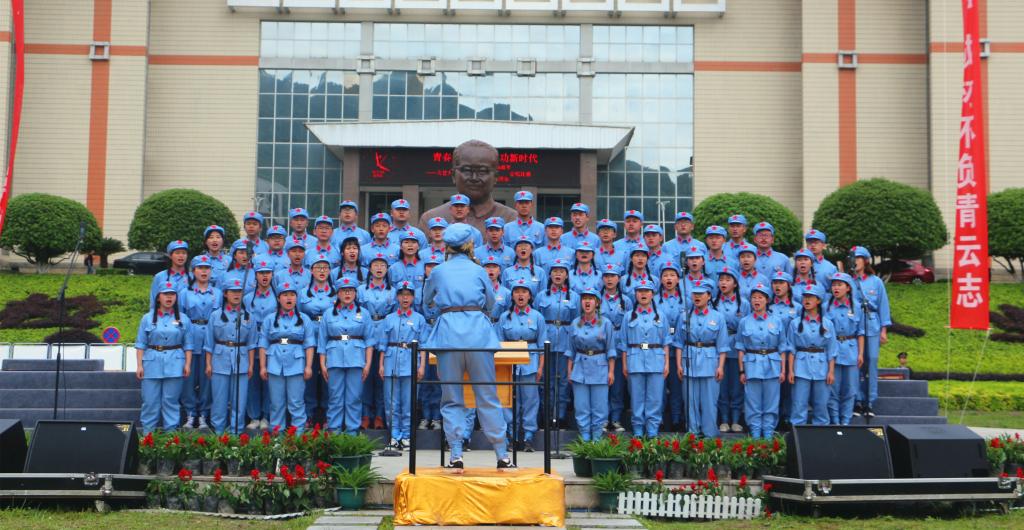(图为 beat365“法管之声”合唱团演唱 曾凯鸿 摄)